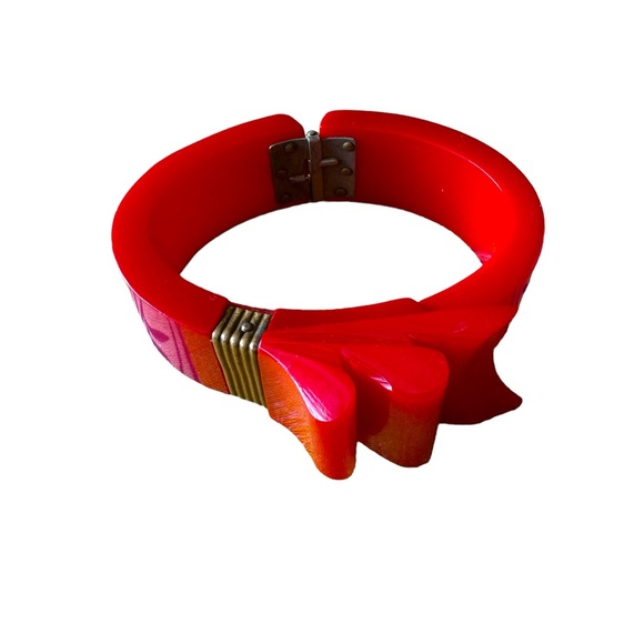 Extremely rare Bakelite red ribbon bow set. Bracelet, earrings, pin. VGUC - Picture 5 of 11